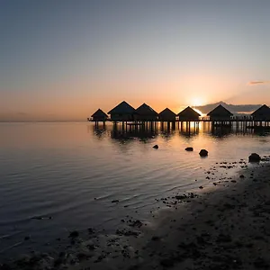 Le Charme Polynesien Proximite Et Commerces Punaauia (Tahiti)